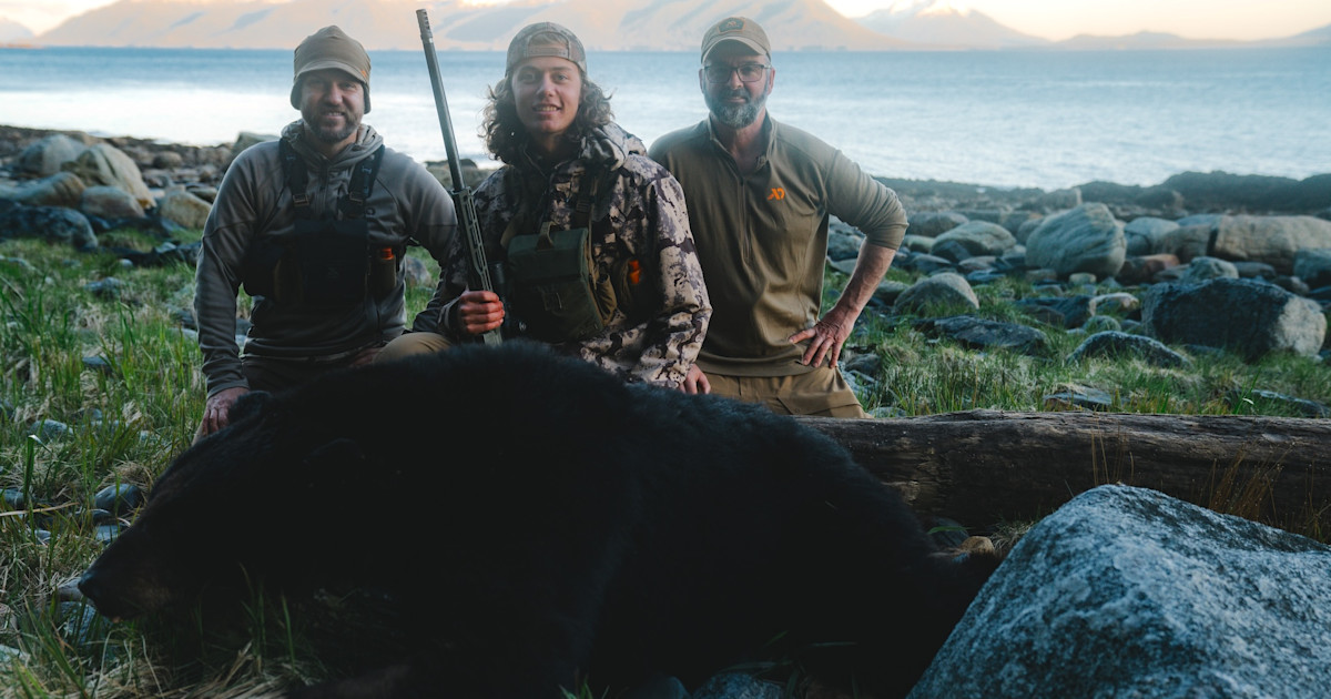 Hunting Black Bear On the Shores of Southeast Alaska Hunting Black Bear On the Shores of Southeast Alaska