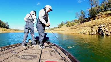 Video: How to Vertical Jig for Coldwater Bass