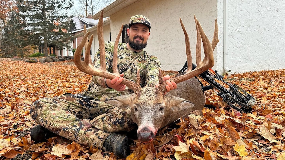 Ohio Hunter Kills One of World's Biggest Whitetails