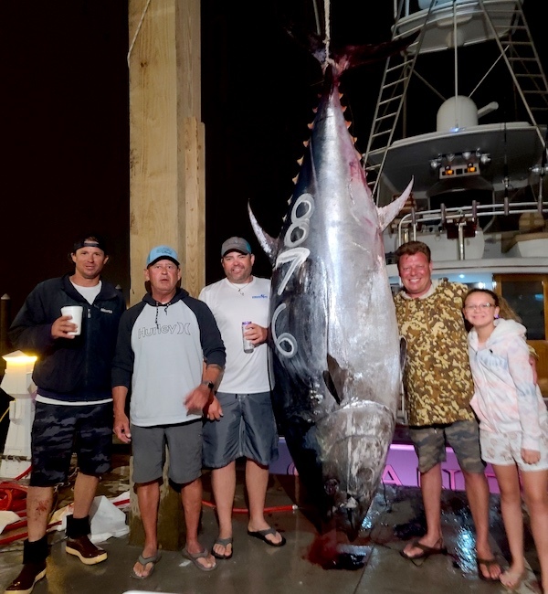 Photos: Texas Angler Lands State Record 10-Foot Bluefin Tuna-2