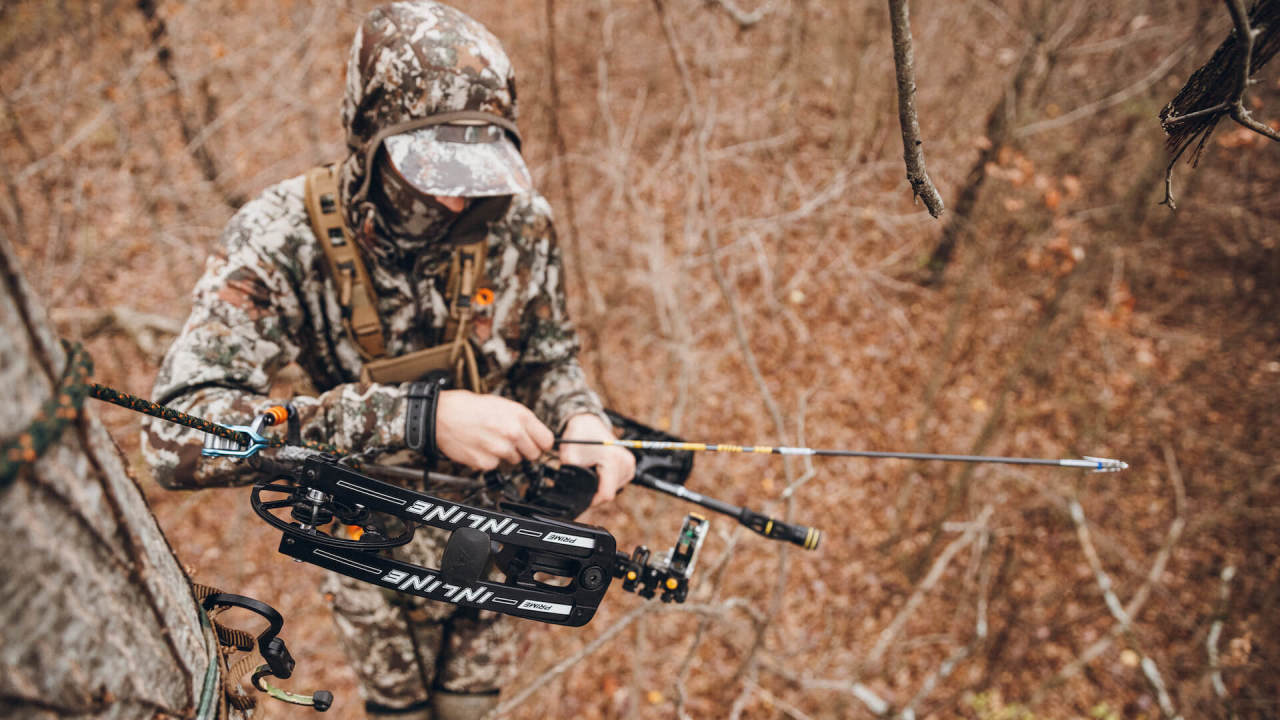 20 lb Black / Camouflage Camo Archery Hunting Recurve Bow Arrows