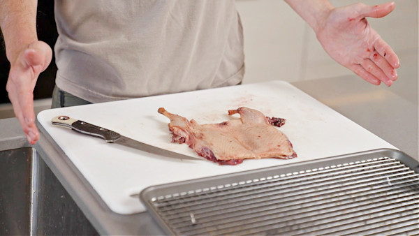 Video: How to Spatchcock a Duck