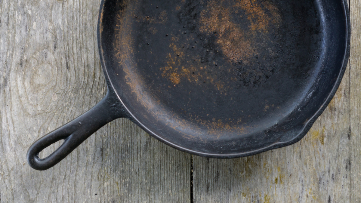 Rusty Cast Iron? How To Restore Your Pan And Prevent Rust - Campfires and  Cast Iron