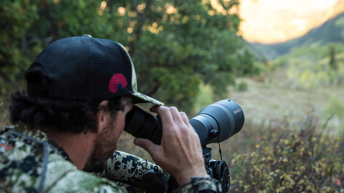 How to Use Spotting Scopes for Hunting