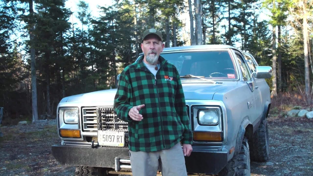 S1-E33: HAL BLOOD'S Pro Tips for Tracking Deer in the Snow