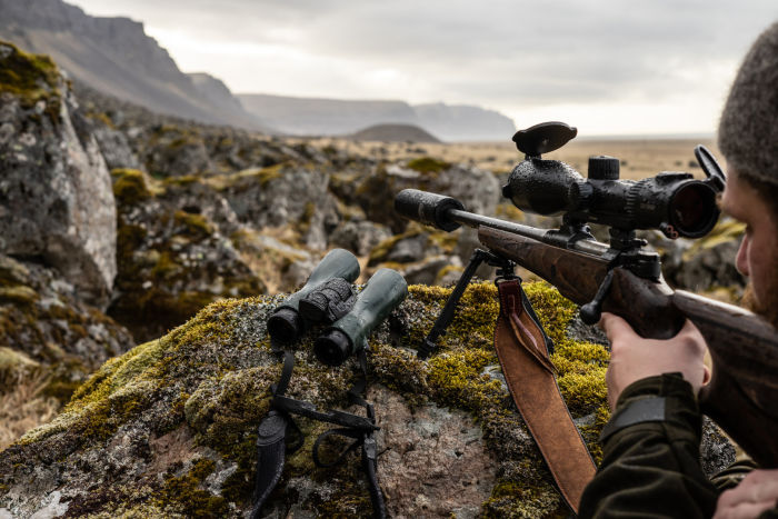 One with nature: the Iceland Hunters stalking with the NL Pure - SWAROVSKI OPTIK NL Pure Gunnar X5i Hunting in Iceland