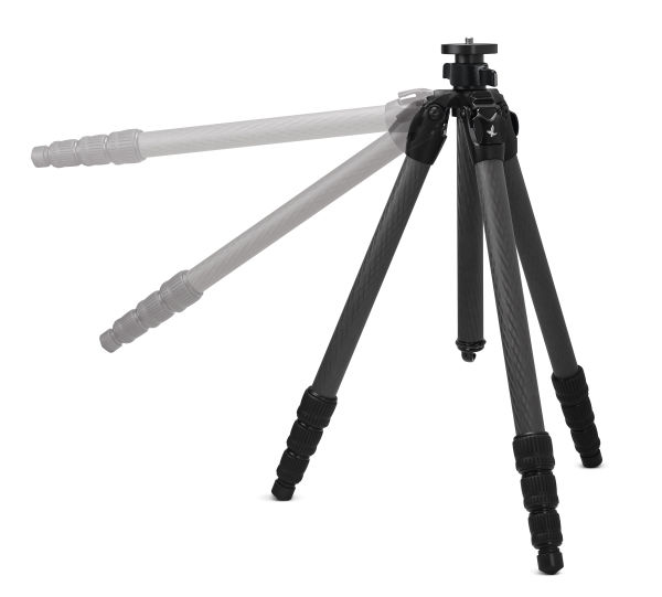 Made of 6-layer carbon, the legs of the CCT and PCT tripods are extremely stable but very lightweight. To compensate for uneven ground, the legs can be individually adjusted in three positions.