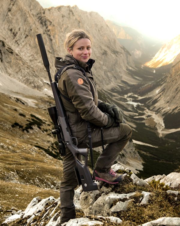 Johanna Clermonat - Bergjagd, Gams (EN) // H