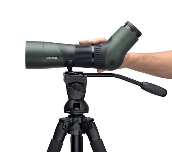 With the ATX spotting scope, you can zoom and focus with one hand, while steering the spotting scopes direction with the other.