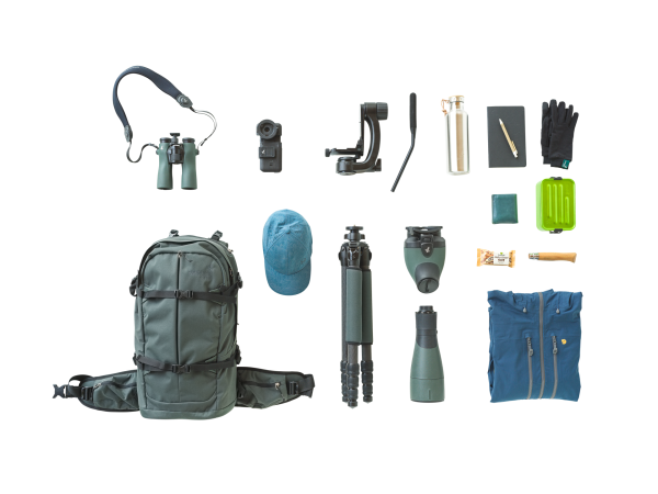 The new Swarovski Optik GEAR collection reflects this deep conviction by providing nature lovers with the best possible equipment for their unforgettable outdoor experiences. 