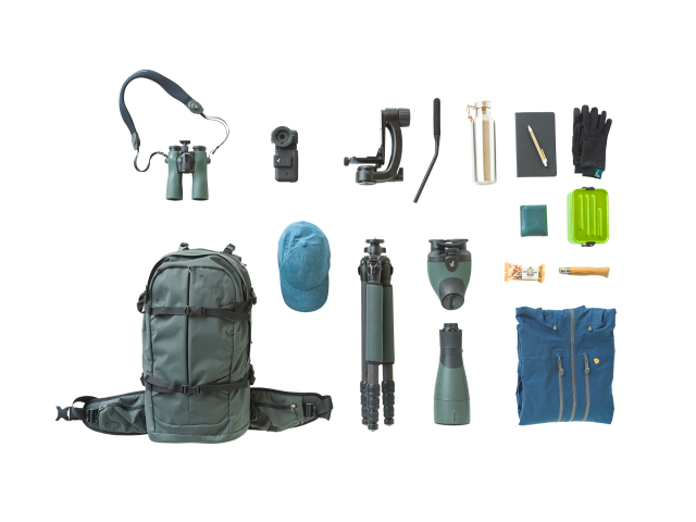 The new Swarovski Optik GEAR collection reflects this deep conviction by providing nature lovers with the best possible equipment for their unforgettable outdoor experiences. 