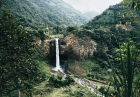 ElMantoDeLaNovia waterfall Ecuador ID 1576036