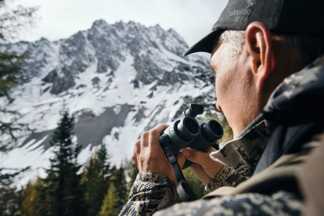 EL Range TA 10x42 in use with hunter, Halltal