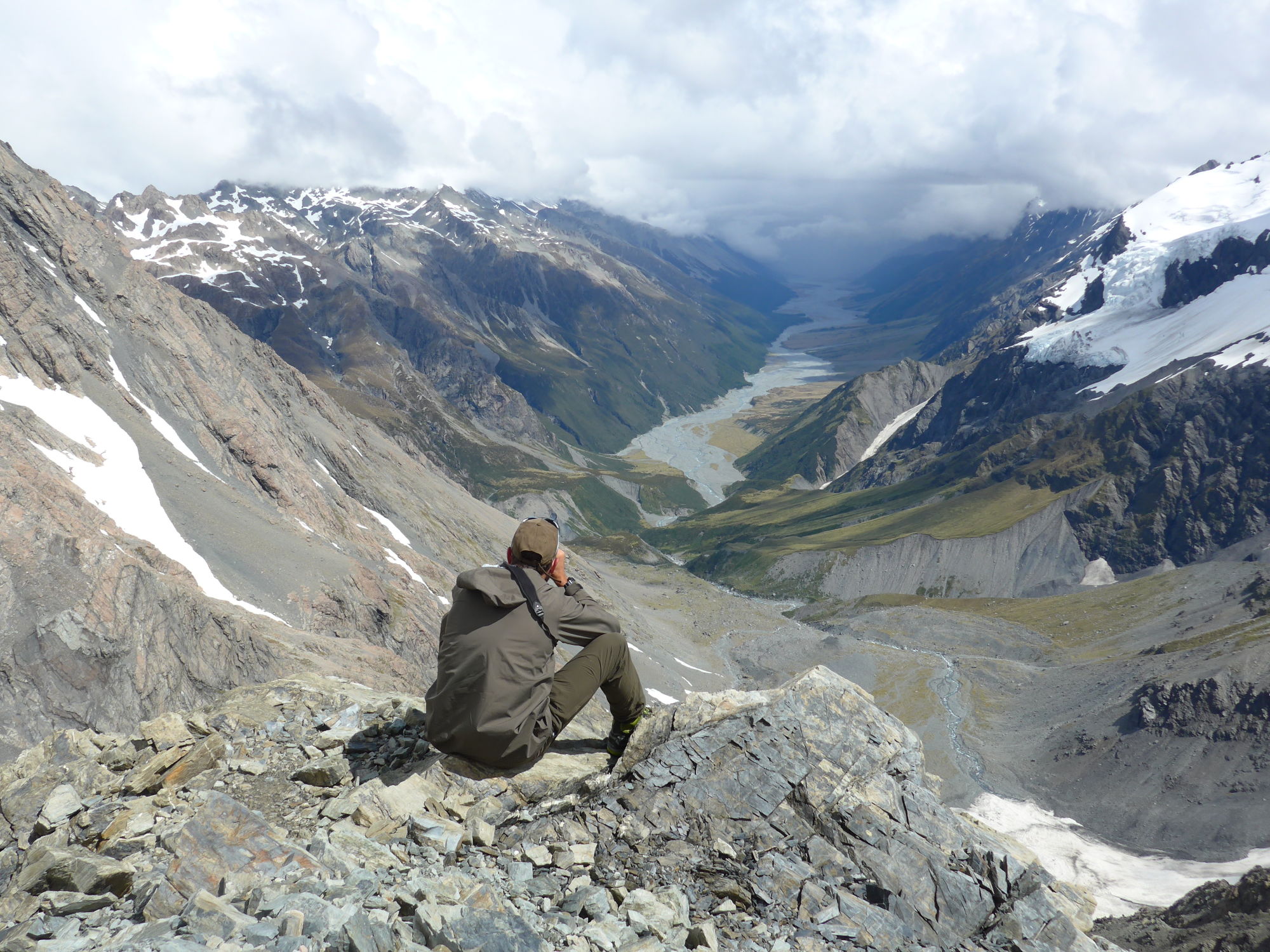 Wolfgang Schwarz glassing in the vast Southern Alps of New Zealand P1020056