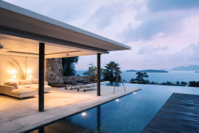 Closer Special Design, RF, istockphoto, Luxury Island Home With Infinity Pool At Dusk.