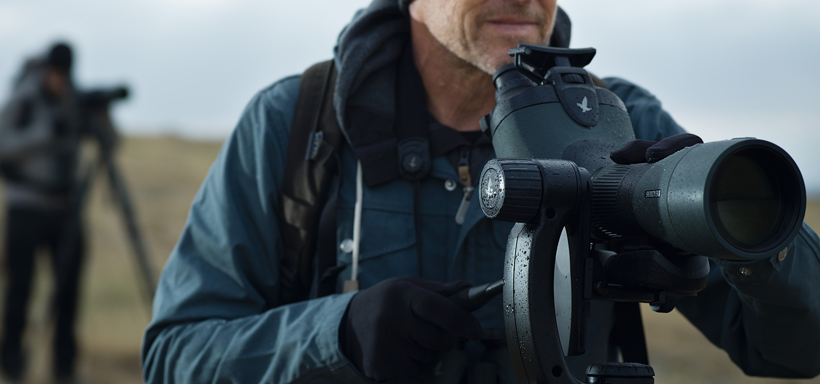 Telescopio modular Swarovski Optik BTX · imagen oficial en su entorno
