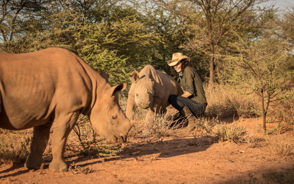 !!! CLOSER 2022 - Protecting the rhinos of Namibia Annette Oelofse H/ Annette with two rhinos