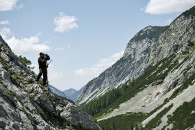 EL 32 hunter in use mountains