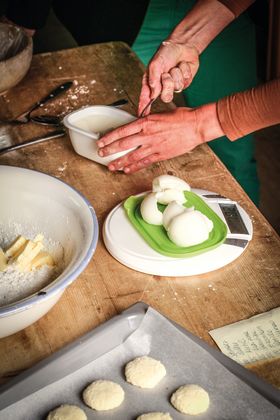 Wild boar lard nuts for Christmas, weigh deer horn salt