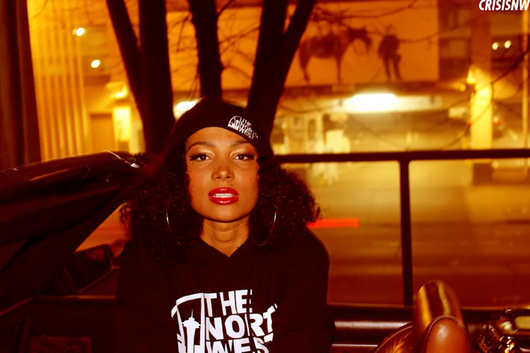 neko-jamilla-portrait-the-north-west-hoodie-red-lip