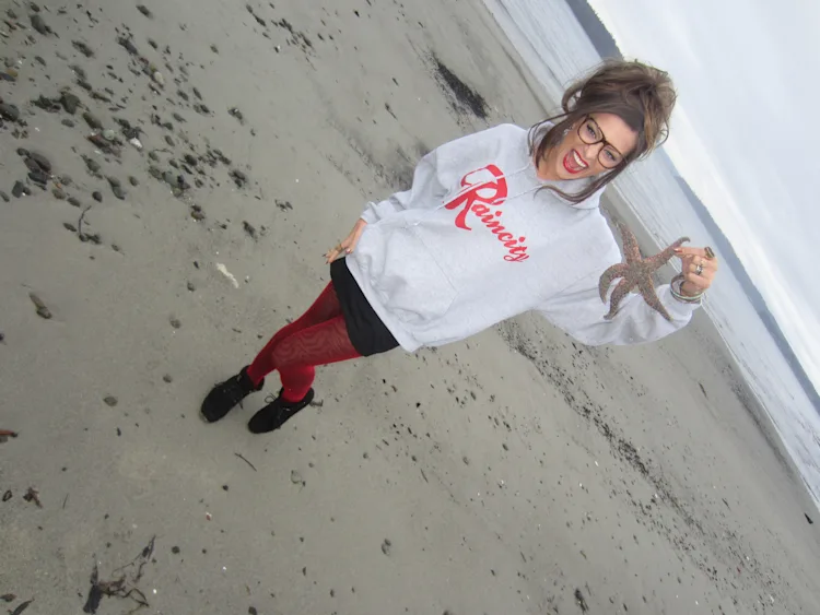 cassandra-mcclure-the-north-west-raincity-hoodie-beach-starfish