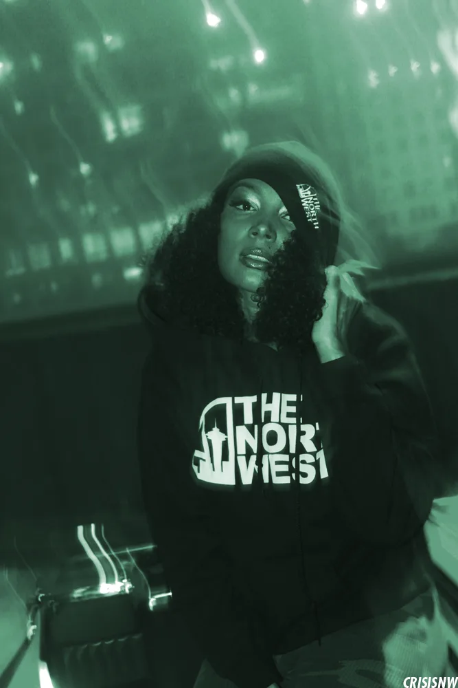 neko-jamilla-the-north-west-hoodie-green-toned-portrait