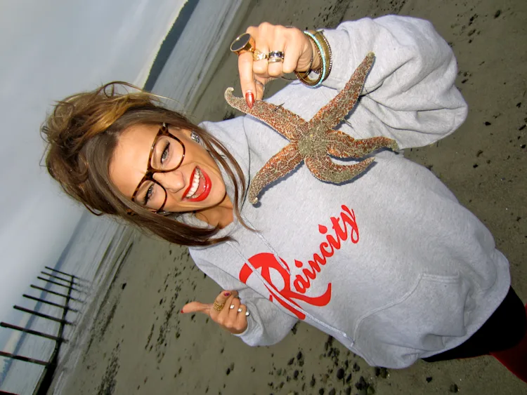 cassandra-mcclure-the-north-west-raincity-hoodie-starfish-portrait
