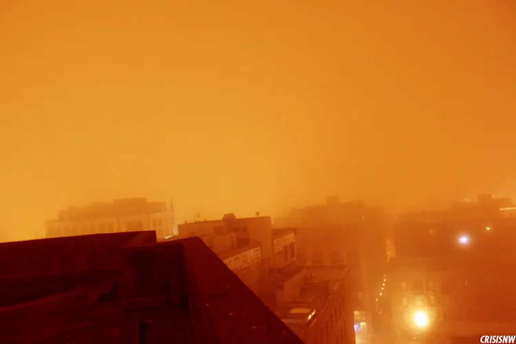 foggy-seattle-skyline-pioneer-square-rooftop-night