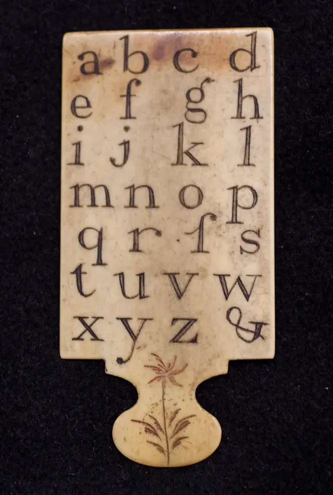 Turnbull hornbook showing the lowercase letters with two forms of the letter ‘s’ and finishing with the ampersand.