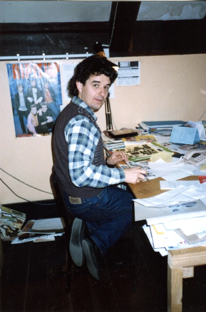 Rip It Up founder/editor Murray Cammick at the magazine’s office in 1986. Photo: Chris Bourke.