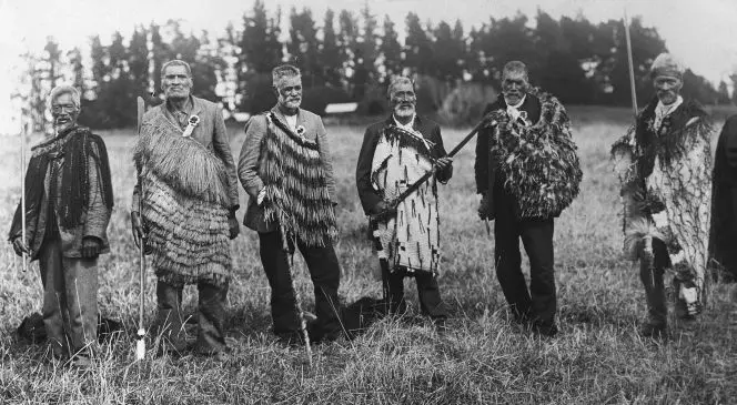 Photograph of six Ngāti Maniapoto survivors of the Ōrākau battle, taken by James Cowan in 1914.