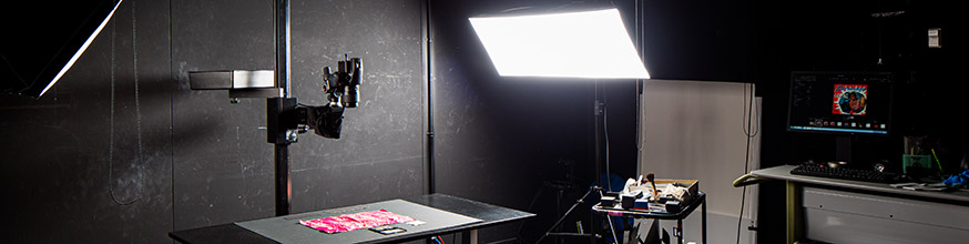 Objects set up in the imaging lab ready to be digitised.