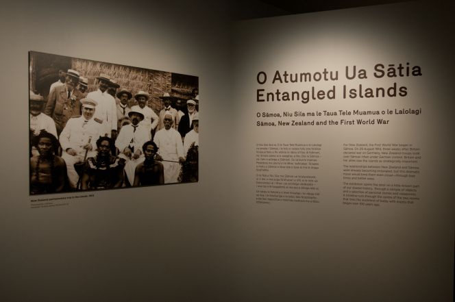The Entangled Islands exhibition at Auckland War Memorial Museum. The photograph above depicts a New Zealand parliamentary trip to the islands in 1903.