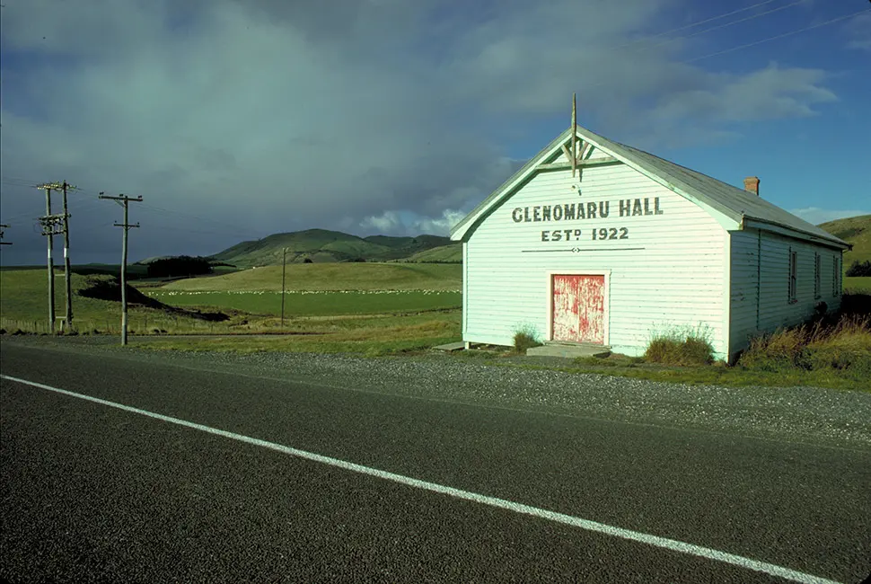 Colour photograph of Glenomaru Hall from the roadside. See Description below.