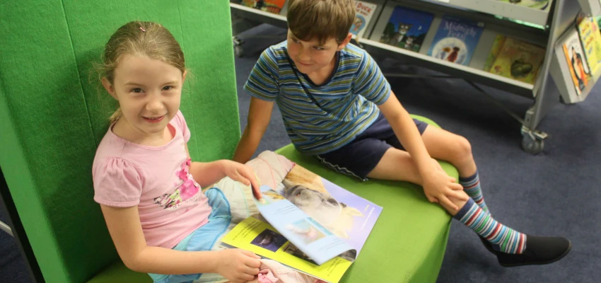 Children in library.