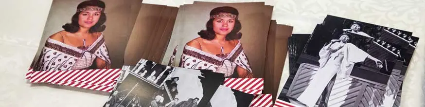 Postcards promoting Pūkana featuring Dame Kiri te Kanawa and Tina Cross.