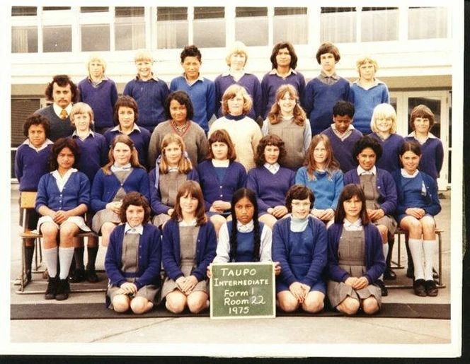 Class photo of Taupō Intermediate Form 1 Room 22, 1975.