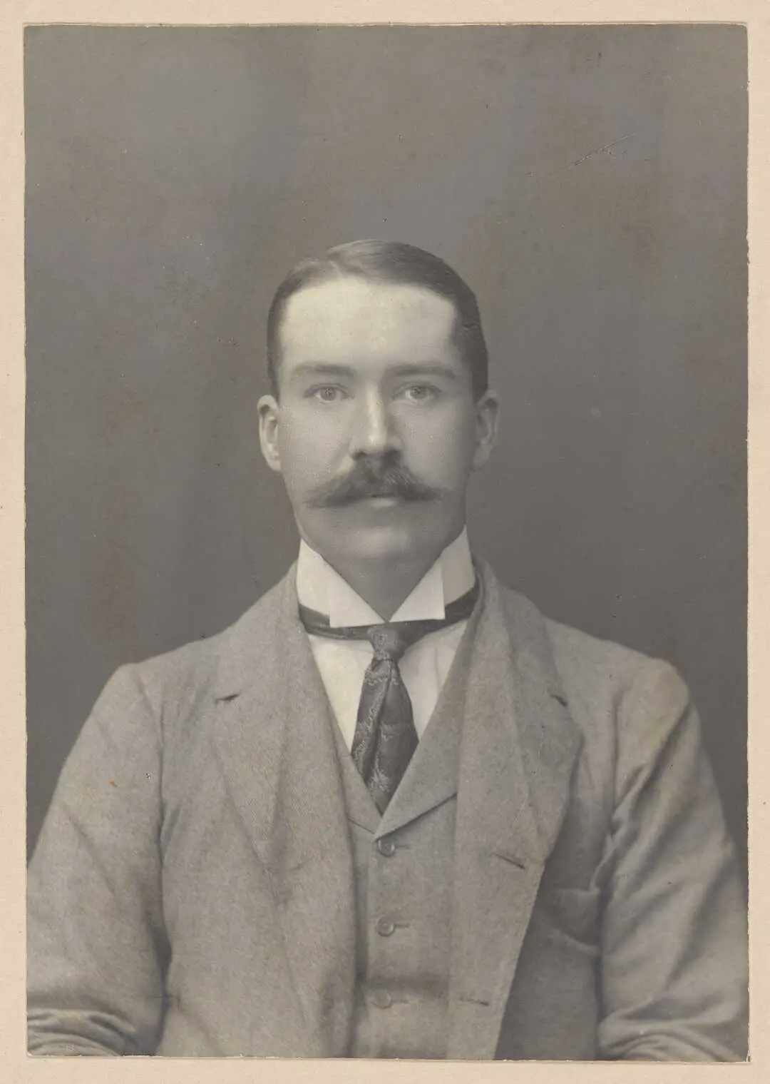 Studio portrait of Alexander Horsburgh Turnbull, taken ca 1900s by William Henry Scott Kinsey.