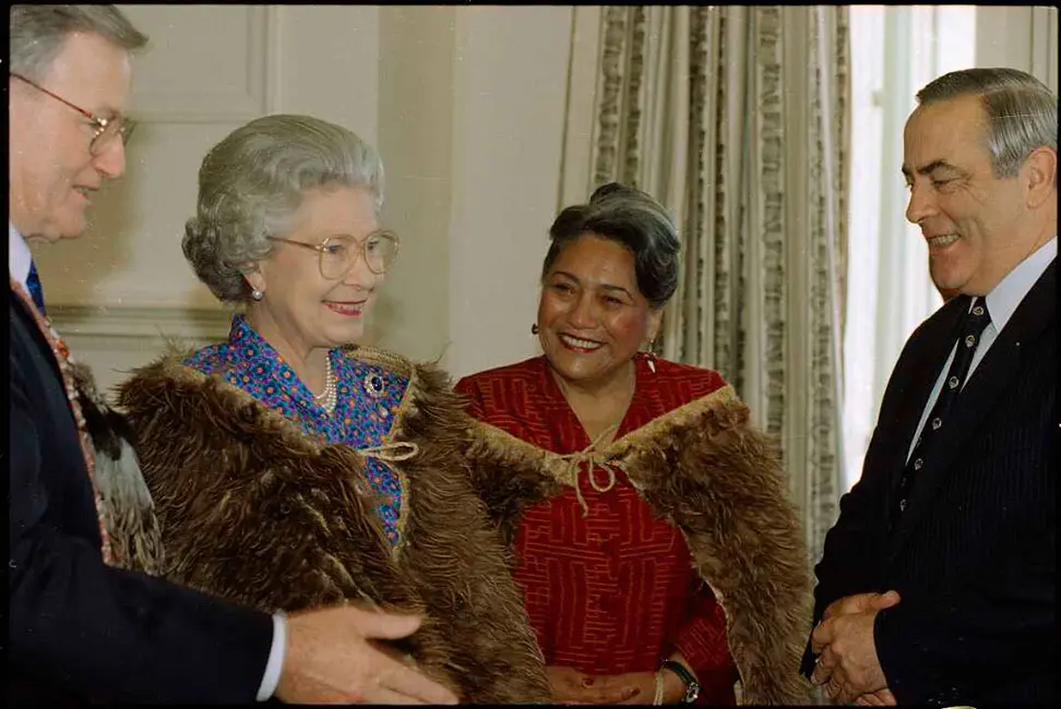 Queen Elizabeth II and the Māori Queen, Dame Te Arikinui Te Atairangikaahu, with Prime Minister Jim Bolger and Minister of Waitangi Treaty Negotiations Doug Graham