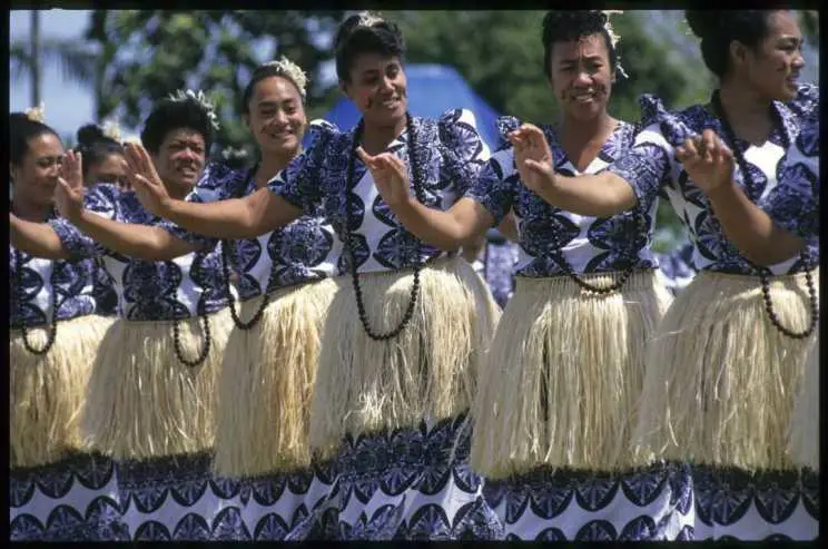 Samoan woman dancing