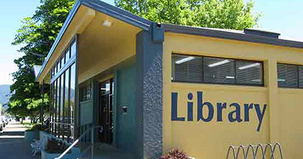 Photo of Motueka Public Library in Tasman District taken in 2008.