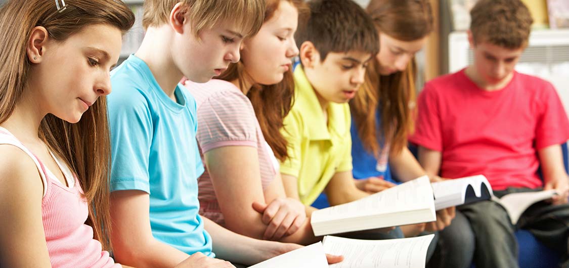 https://images.ctfassets.net/pwv49hug9jad/PvpbDusr1BTsEUEh8lnYm/0afbb3fda0c04282817931c981e7b1a0/students-reading-shutterstock-70747564-1125x530-2023.jpg