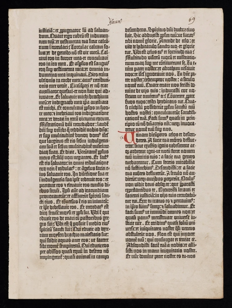 A page of text neatly arranged in two long columns with minimal illuminations.