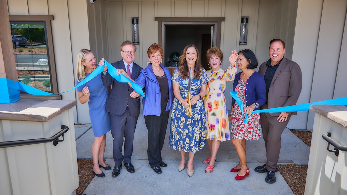 Moore MountainView Hospice Home Opening Ribbon Cutting