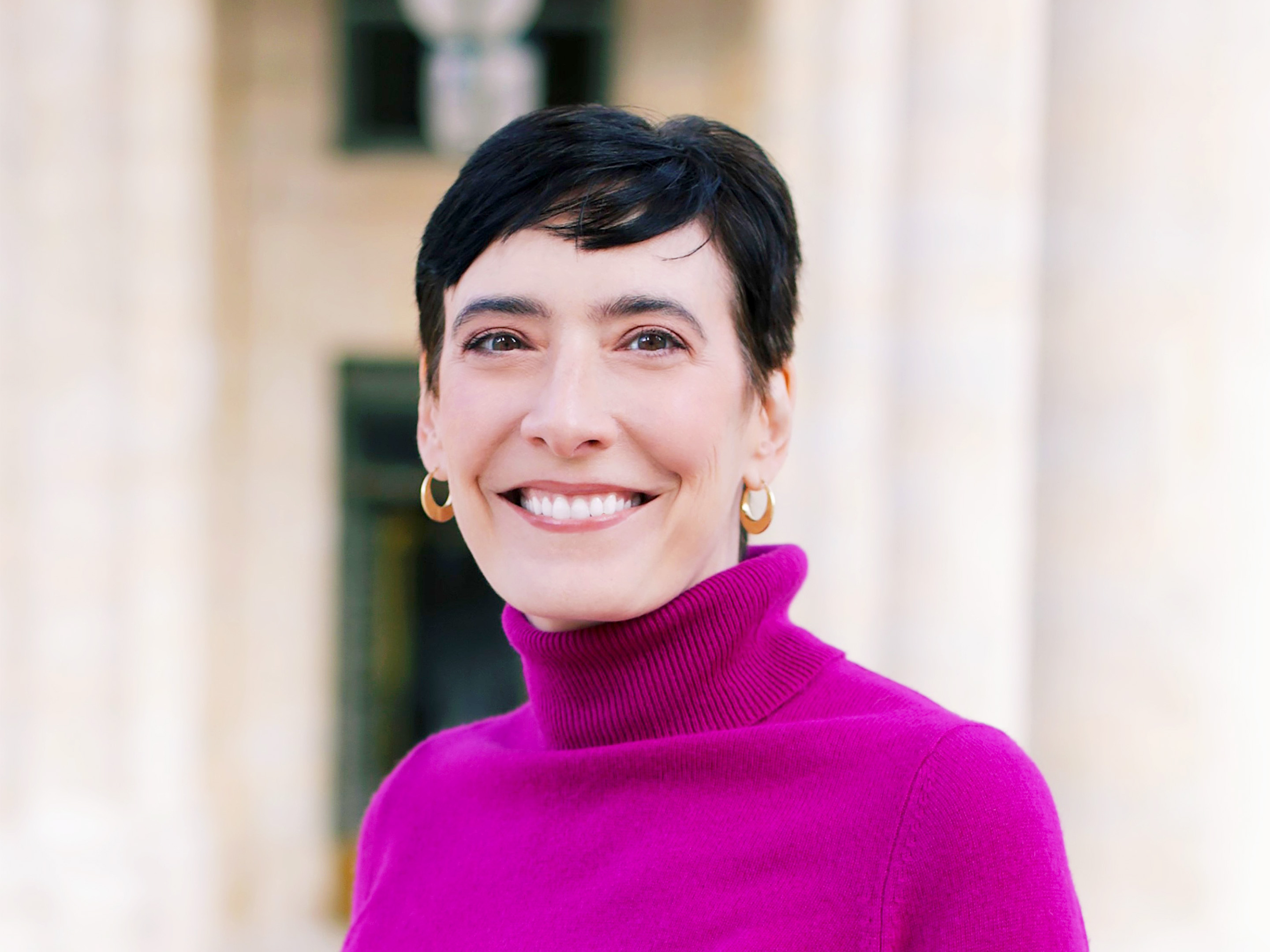 UX0869-monica-parker-headshot-4-3-CM-2880x2160