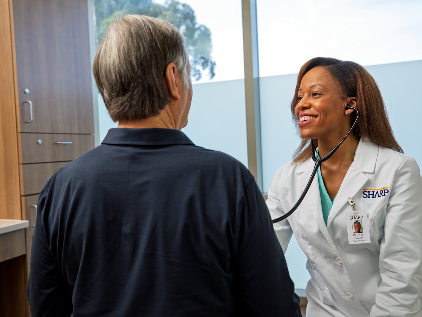 Patient getting a check up with Dr. White.