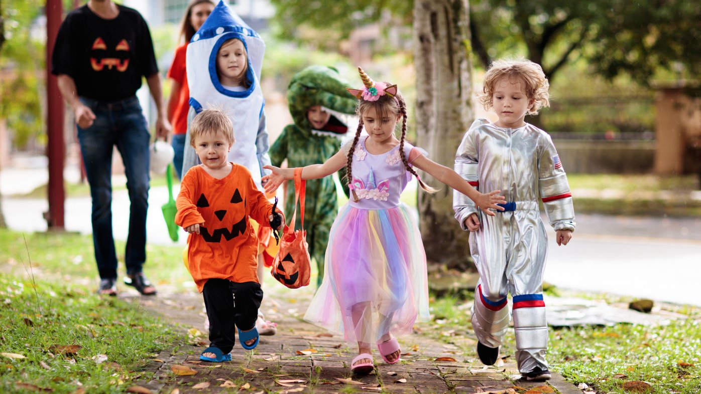 Kids in costumes on Halloween