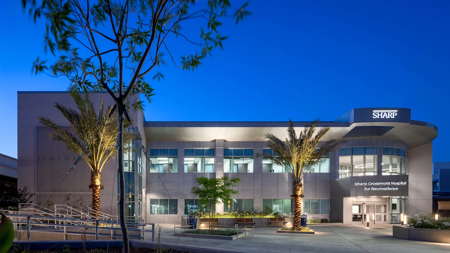 UX0931-sgh-neuroscience-building-exterior-duplex-3840x2160