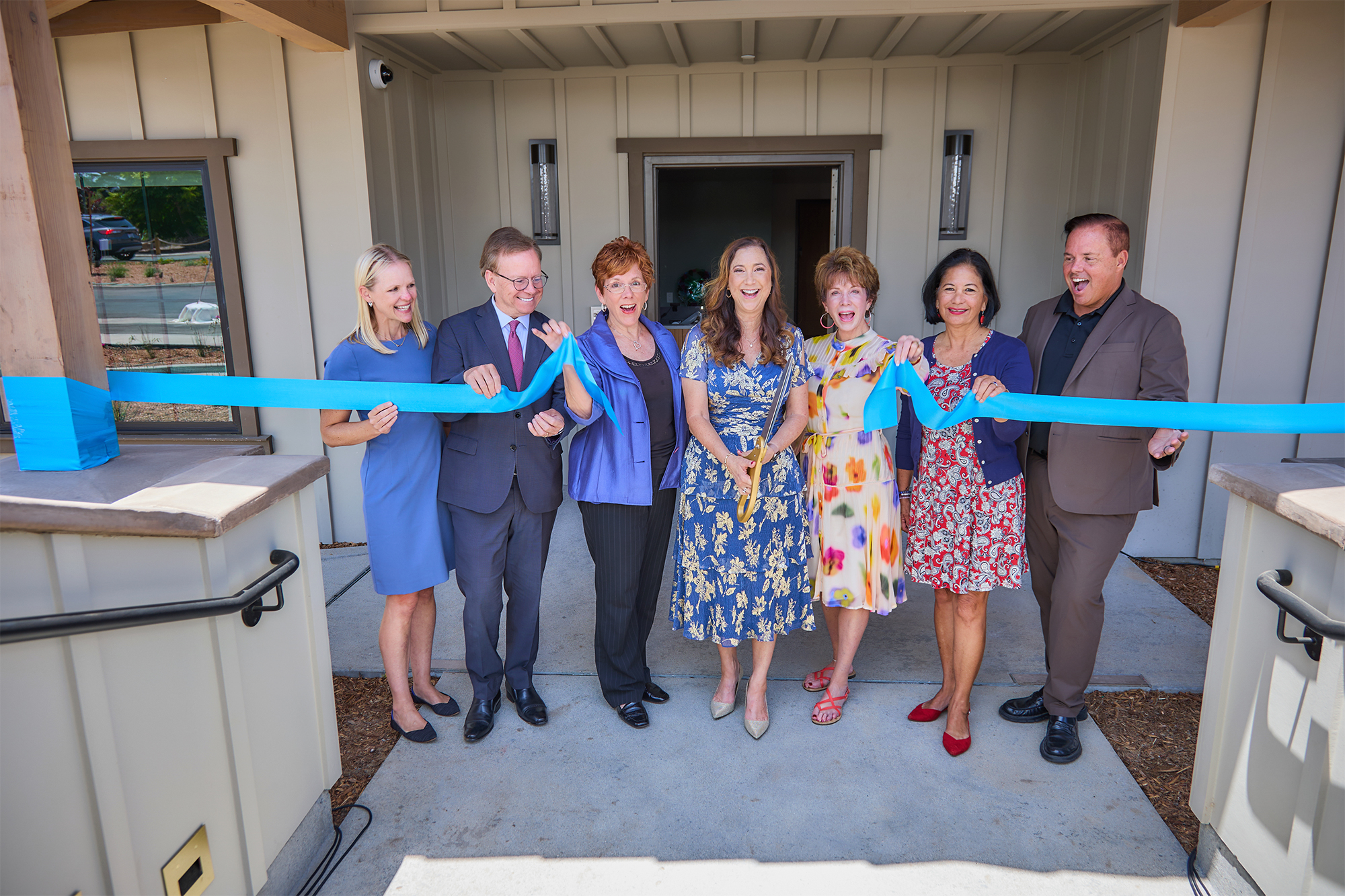 Moore MountainView Hospice Home ribbon cutting