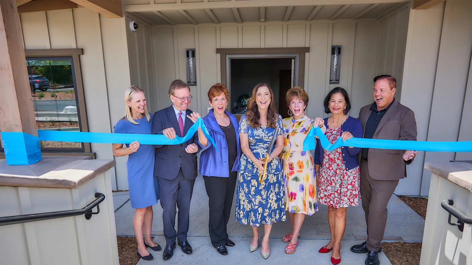 Moore MountainView Hospice Home ribbon cutting